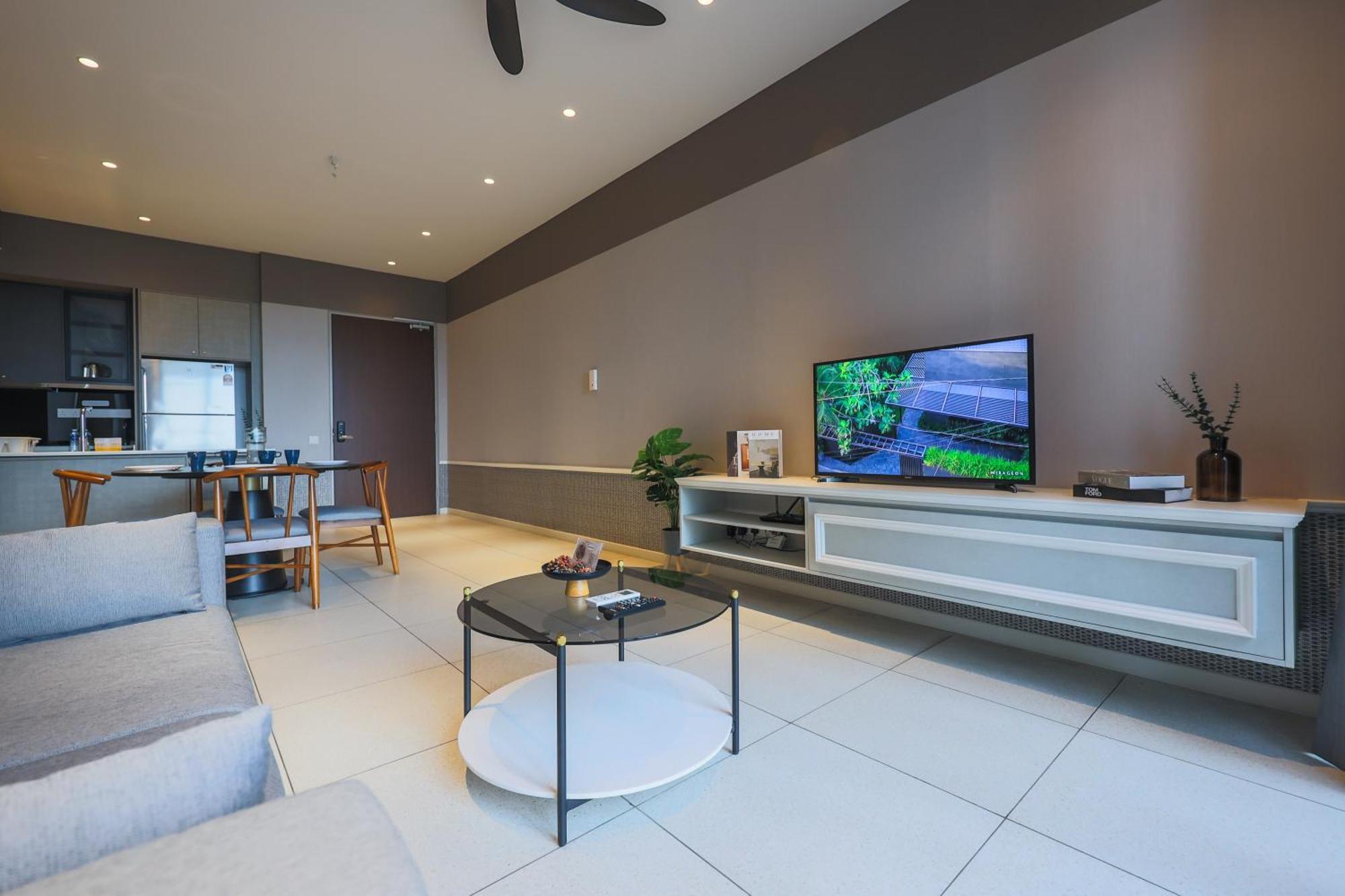 Апартаменти Millerz Square By Mykey Куала-Лумпур Екстер'єр фото Living Hall